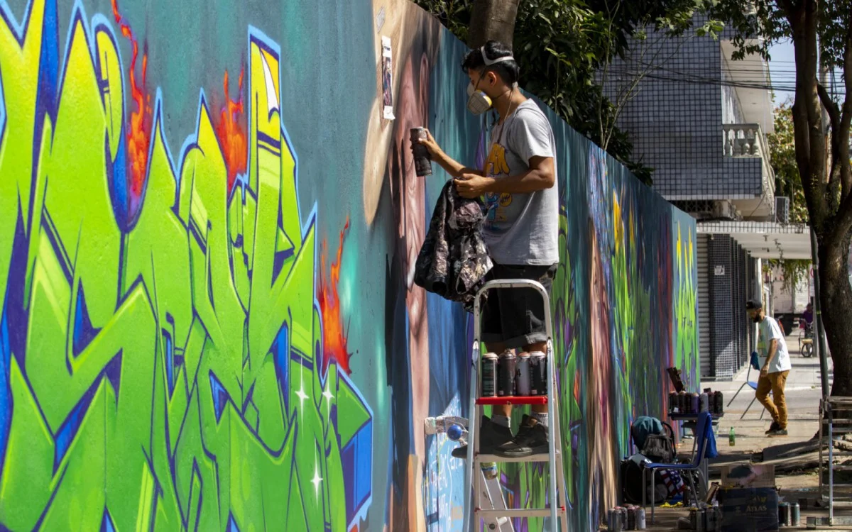 12º Festival Kollirius Internacional presenteia Macaé com pinturas em grafite no Parque Aeroporto