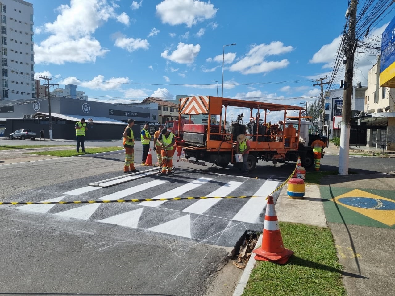Novos pontos da cidade recebem sinalização horizontal