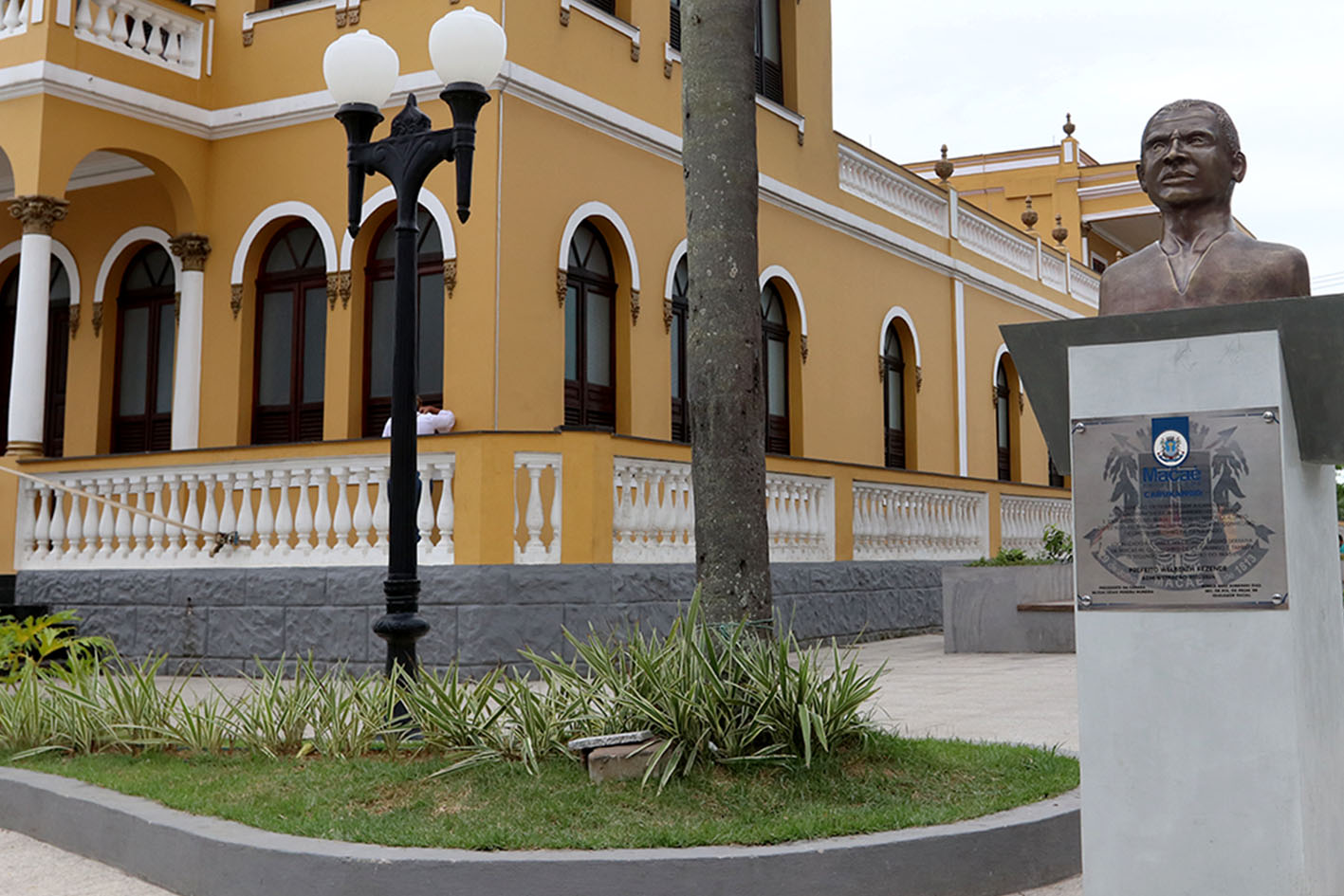 Busto do líder quilombola Carukango é inaugurado em Macaé