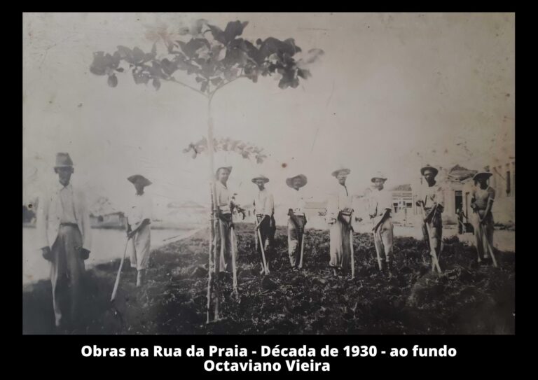Foto do meu bisavo Octaviano Vieira e seus colegas nas obras da Rua da Praia 1936 ou 1937   fonte arquivo do meu tio Mateus Viera Passos 768x543