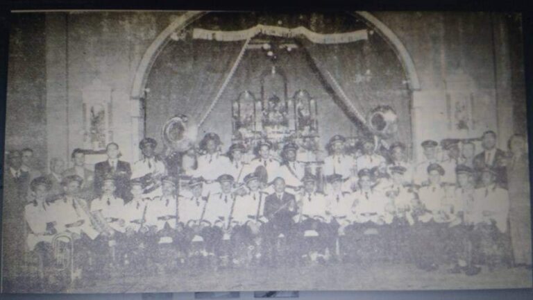 Nova Aurora com o Maestro Roberto Alves da Cunha   ano de 1955 768x432