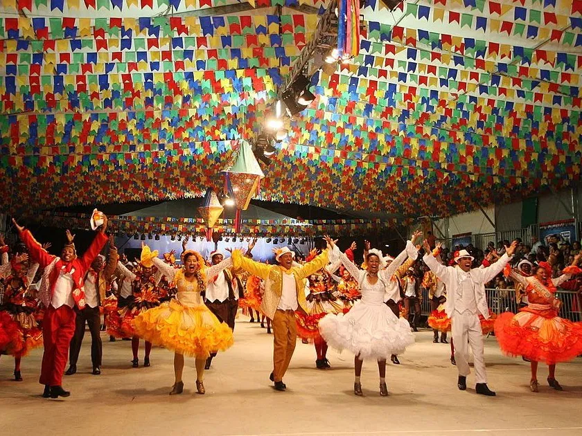 GUIA DAS FESTAS JUNINAS DE MACAÉ 2025