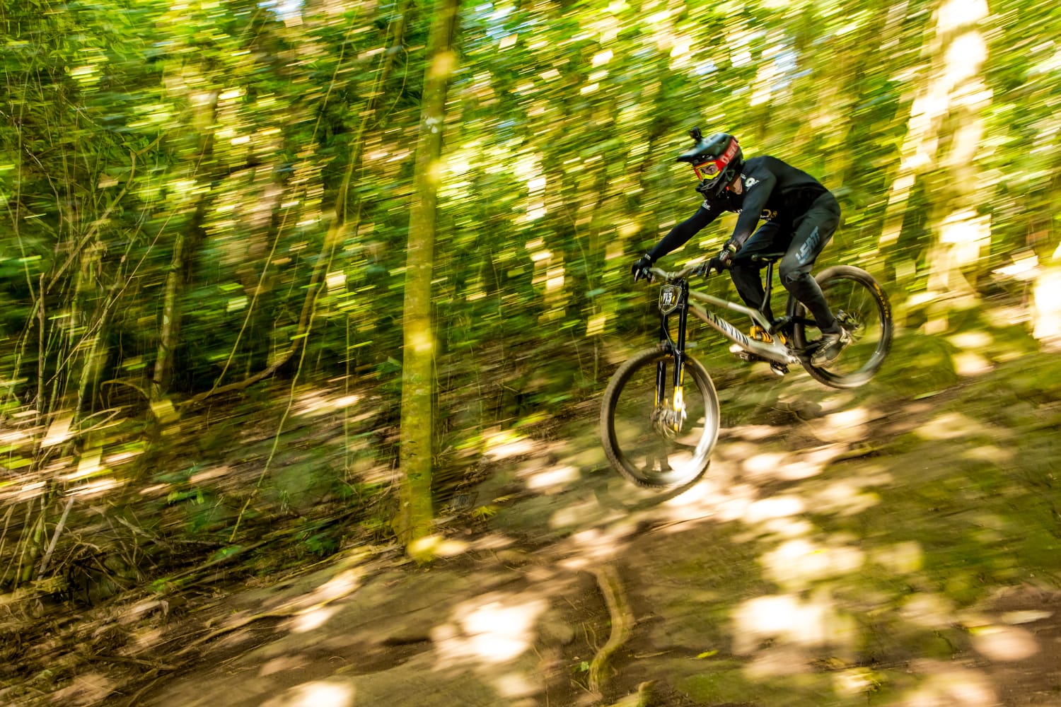 Fim de semana esportivo em Macaé com Futebol, Futsal, Downhill, Vôlei e Passeio Ciclístico