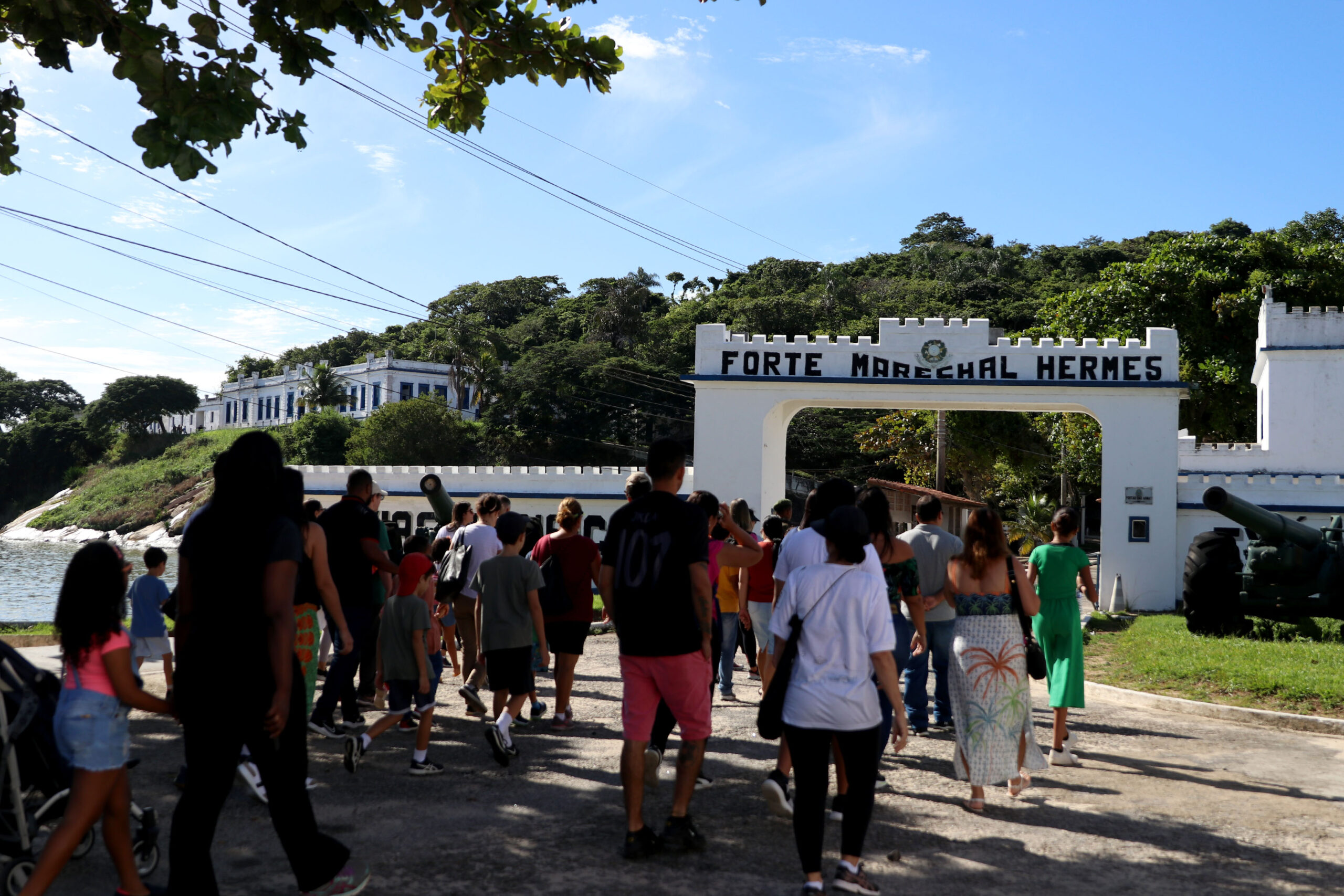Walking Tour promove passeios guiados no Forte Marechal Hermes e na Associação Comercial de Macaé