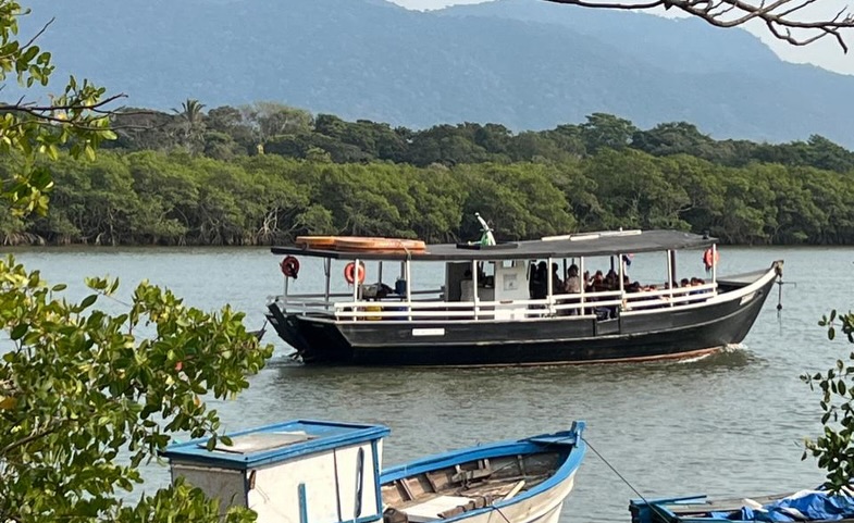 Um passeio diferente pertinho de Macaé: barco gratuito pelo Rio São João