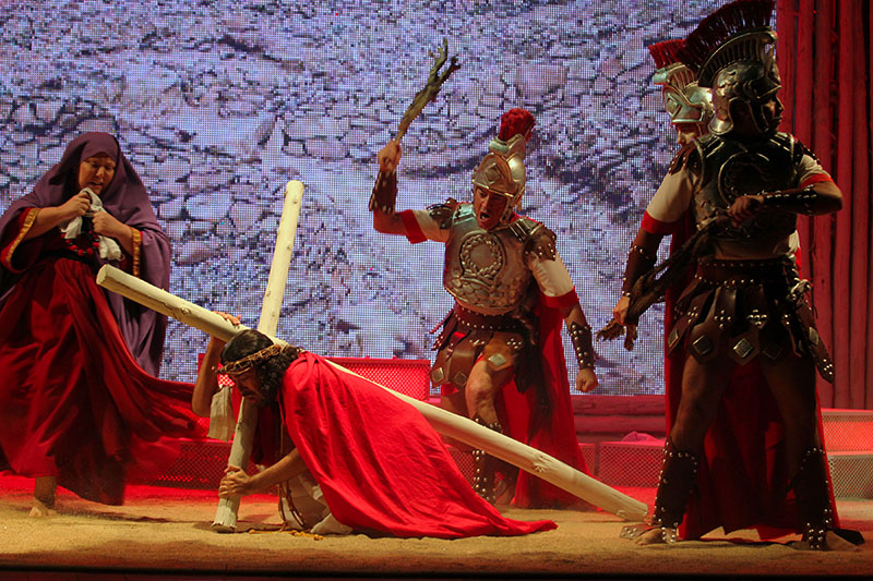 Paixão de Cristo em Macaé: espetáculo gratuito será encenado na Praia de Imbetiba durante a Semana Santa