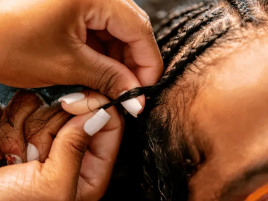 Prefeitura de Macaé avança no mapeamento de trancistas e fortalece valorização da cultura afro-brasileira